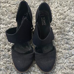 TOMS Women's Black Wedge Shoes